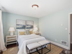 4324 Phinney Avenue N 3, Seattle WA 98103