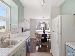 4324 Phinney Avenue N 3, Seattle WA 98103
