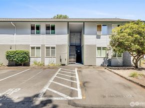 1852 Central Place S E46, Kent WA 98030