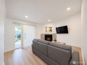 1852 Central Place S E46, Kent WA 98030
