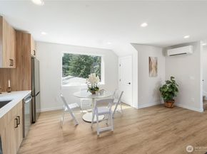 12531 25th Avenue NE B, Seattle WA 98125