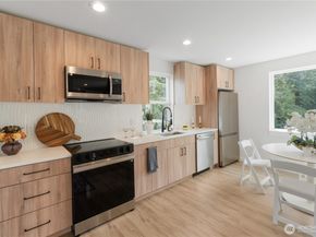 12531 25th Avenue NE B, Seattle WA 98125