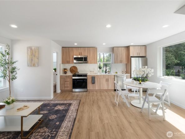 12531 25th Avenue NE B, Seattle WA 98125