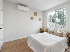 12531 25th Avenue NE B, Seattle WA 98125