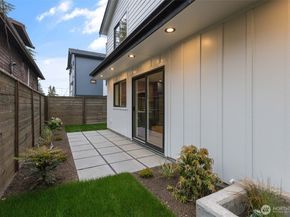 11052 2nd Avenue NW, Seattle WA 98177