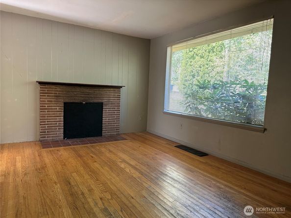 15833 15th Avenue NE, Shoreline WA 98155