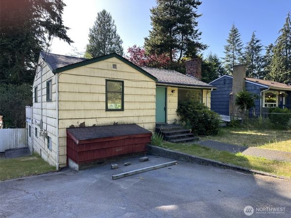 15833 15th Avenue NE, Shoreline WA 98155