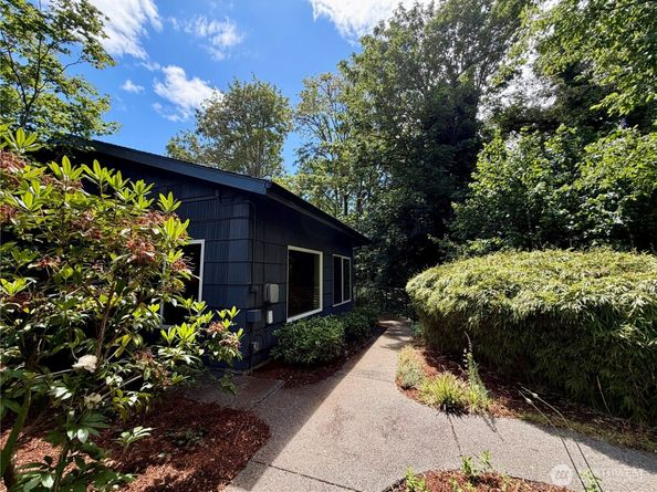 10021 7th Avenue NW E, Seattle WA 98177