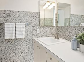 2500 81st Avenue SE 351, Mercer Island WA 98040