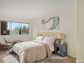 2500 81st Avenue SE 351, Mercer Island WA 98040