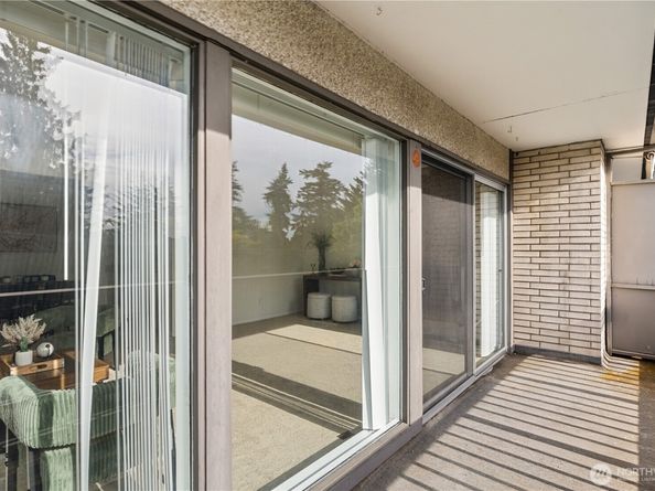 2500 81st Avenue SE 351, Mercer Island WA 98040