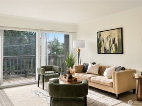2500 81st Avenue SE 351, Mercer Island WA 98040