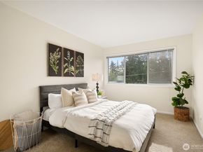 2500 81st Avenue SE 351, Mercer Island WA 98040