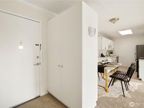 2500 81st Avenue SE 351, Mercer Island WA 98040