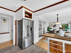 8261 Northrop Place SW, Seattle WA 98136