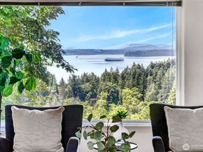 8261 Northrop Place SW, Seattle WA 98136