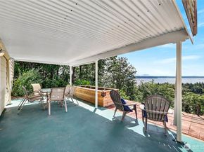 8261 Northrop Place SW, Seattle WA 98136