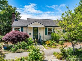 8261 Northrop Place SW, Seattle WA 98136