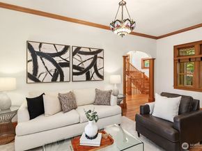 1411 10th Avenue W, Seattle WA 98119