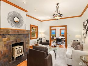 1411 10th Avenue W, Seattle WA 98119