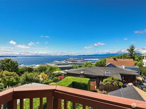 1411 10th Avenue W, Seattle WA 98119