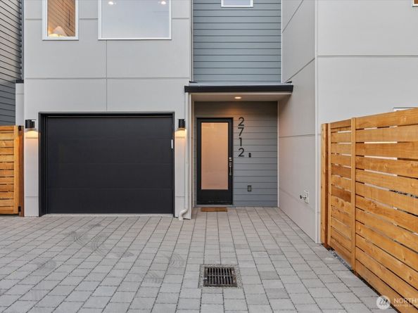 2712 58th Avenue SW, Seattle WA 98116