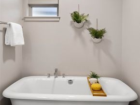 2424 NW 62nd Street C, Seattle WA 98107
