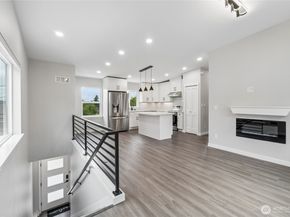 6025 47th Avenue S B, Seattle WA 98118