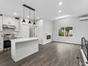 6025 47th Avenue S B, Seattle WA 98118