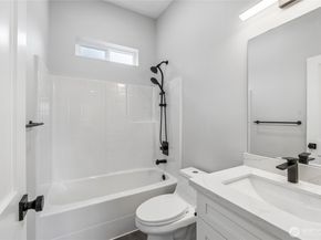 6025 47th Avenue S B, Seattle WA 98118