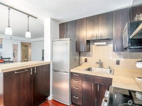 752 Bellevue Avenue E 208, Seattle WA 98102