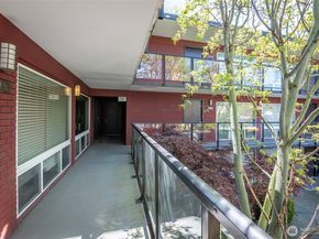 752 Bellevue Avenue E 208, Seattle WA 98102