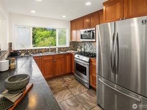 8715 Bowdoin Way, Edmonds WA 98026