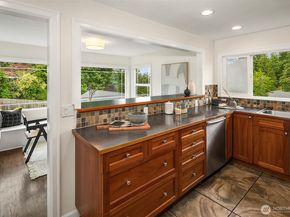 8715 Bowdoin Way, Edmonds WA 98026