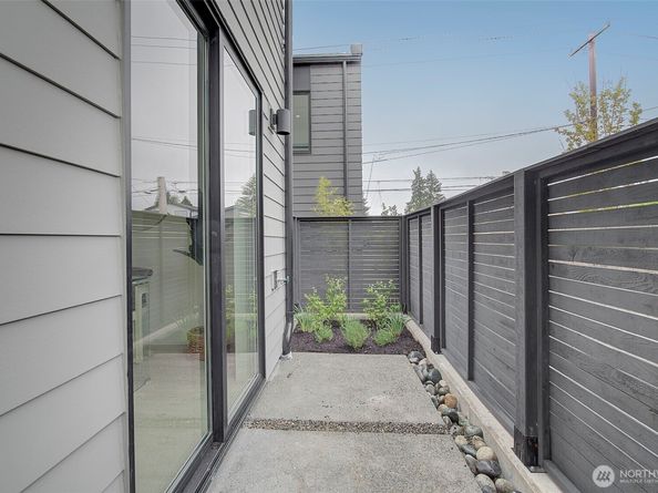 7912 34th Avenue SW B, Seattle WA 98126