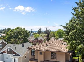 2639 A 45th Avenue SW, Seattle WA 98116
