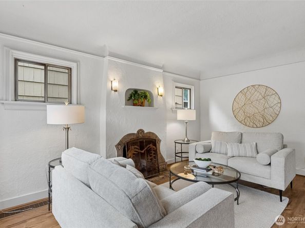346 NE 58th Street, Seattle WA 98105