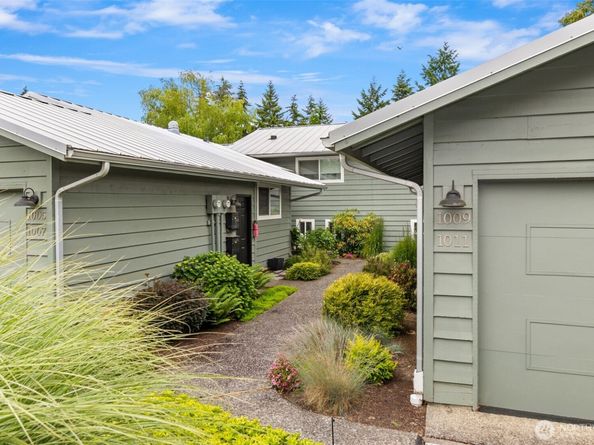 1011 Blue Heron Avenue NE, Bainbridge Island WA 98110