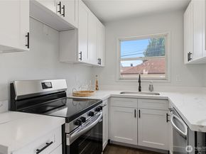 1231 4th Street, Bremerton WA 98337