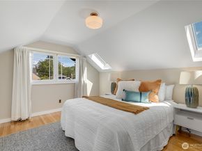 3929 Ashworth Avenue N, Seattle WA 98103