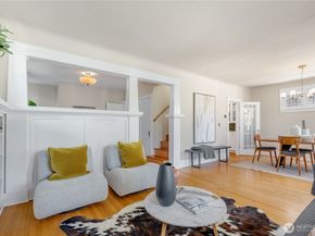 3929 Ashworth Avenue N, Seattle WA 98103