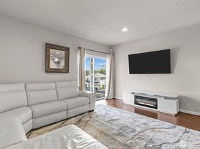 19042 123rd Avenue SE, Renton WA 98058