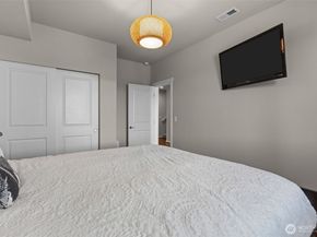 19042 123rd Avenue SE, Renton WA 98058