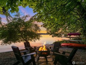 7733 Hansen Road NE, Bainbridge Island WA 98110