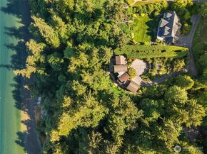 7733 Hansen Road NE, Bainbridge Island WA 98110