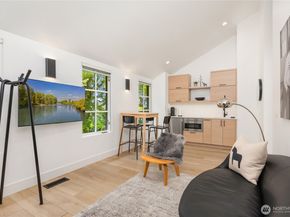 7733 Hansen Road NE, Bainbridge Island WA 98110