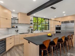 7733 Hansen Road NE, Bainbridge Island WA 98110