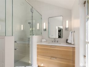 7733 Hansen Road NE, Bainbridge Island WA 98110