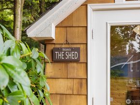 18021 SE 40th Place, Bellevue WA 98008