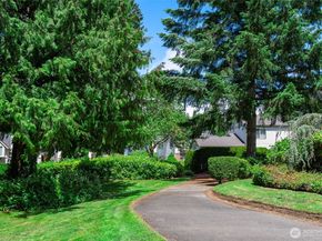 6831 117th Avenue NE, Kirkland WA 98033